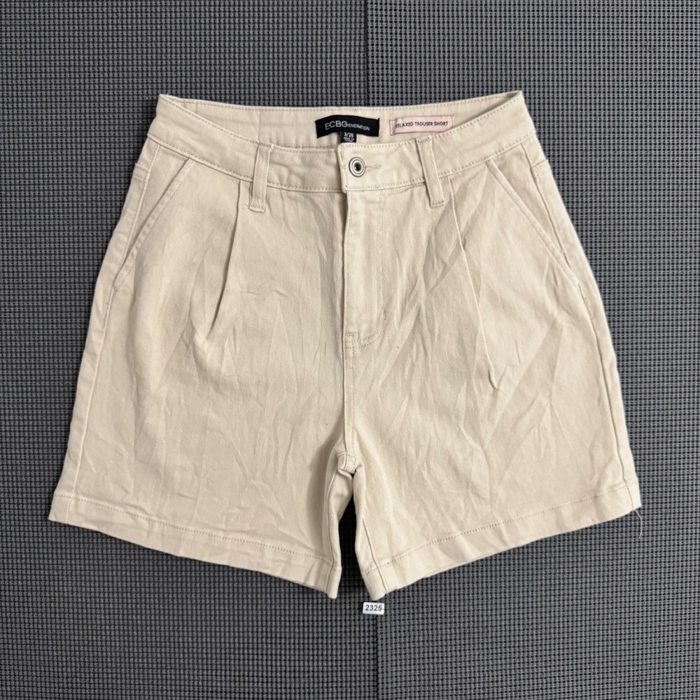 BCBGeneration Relaxed Trouser Shorts Cream Beige Pleated High Waist Size 3/26